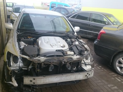 Lexus GS ремонт после лобового удара